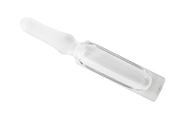Ampola de vidro com remédio transparente líquido isolado no fundo branco com traçado de recorte.