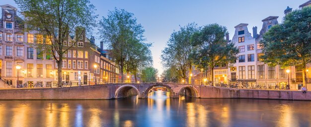 Amsterdam Panoramablick auf das historische Stadtzentrum von Amsterdam Europa Niederlande Holland