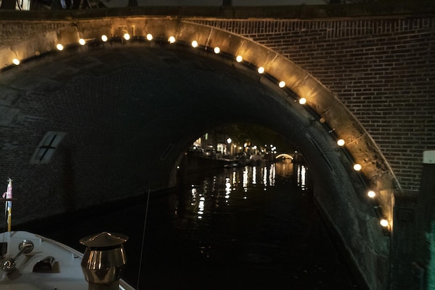 Amsterdamer Grachtenfahrt bei Nacht