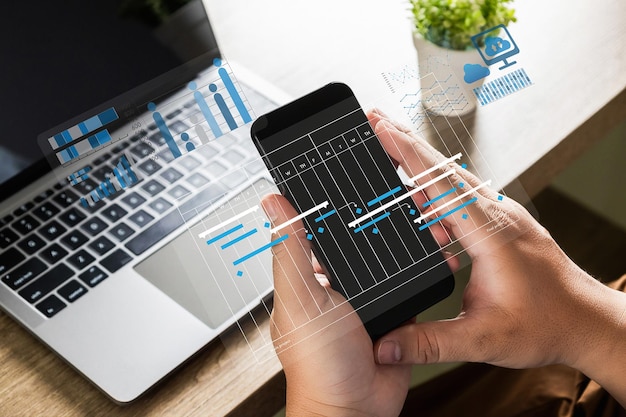 Analisando em um laptop Mostrando painel de análise de negócios estratégia de gerenciamento de tecnologia datum conceito processo relatório gráfico sucesso investimento estatística economia banco de dados