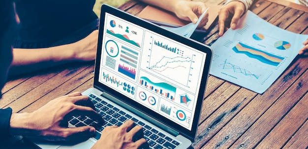 Análise de painel de dados de negócios por software de computador engenhoso