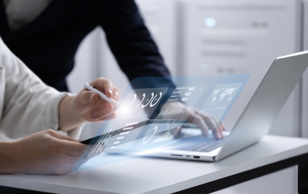 Análisis colaborativo de datos comerciales digitales