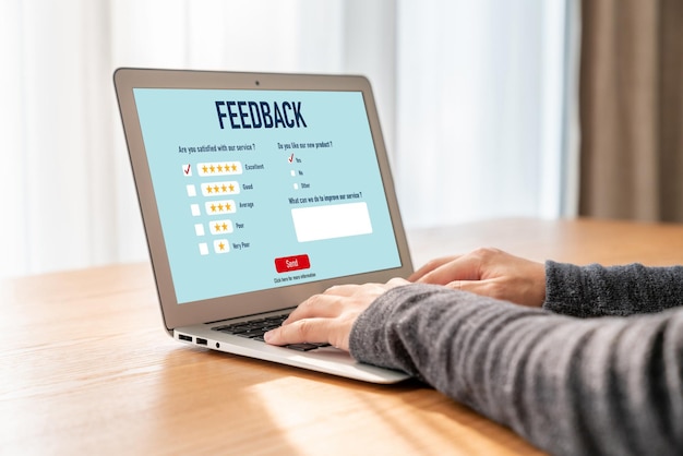 Análisis de comentarios y reseñas de clientes mediante software informático moderno para negocios corporativos
