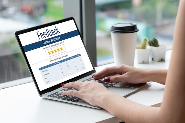 Análisis de comentarios y reseñas de clientes por software informático moderno