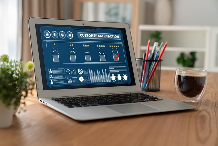 Foto análisis de evaluación y satisfacción del cliente en una computadora de software de moda