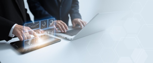 Análisis financiero en tiempo real en el banner de la tableta