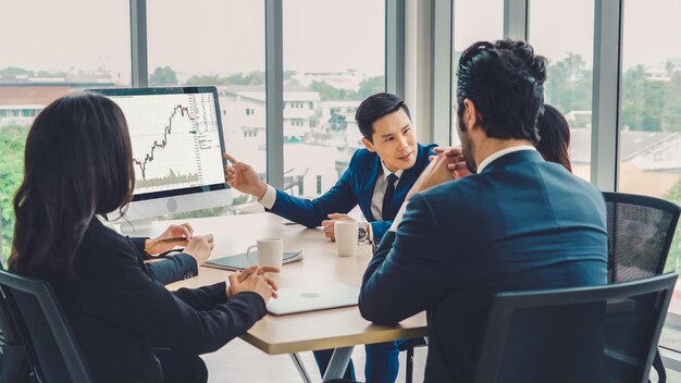 Análisis de gráficos de datos del mercado de valores por ingenioso software de computadora
