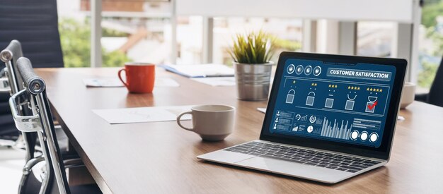 Análisis de la satisfacción y la evaluación de los clientes en la computadora de software de moda