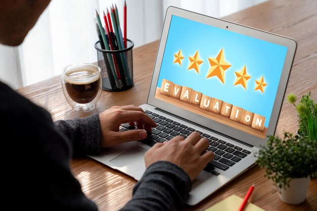 Análisis de la satisfacción y la evaluación de los clientes en la computadora de software de moda