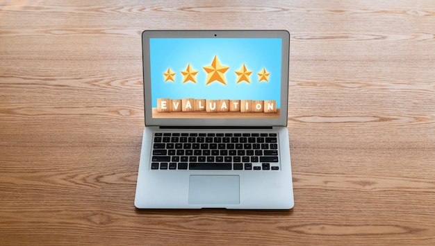 Análisis de la satisfacción y la evaluación de los clientes en la computadora de software de moda