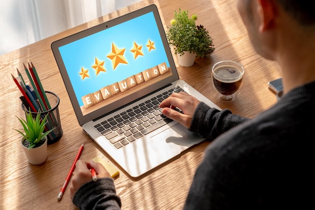 Análisis de la satisfacción y la evaluación de los clientes en la computadora de software de moda