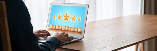 Análisis de la satisfacción y la evaluación de los clientes en la computadora de software de moda