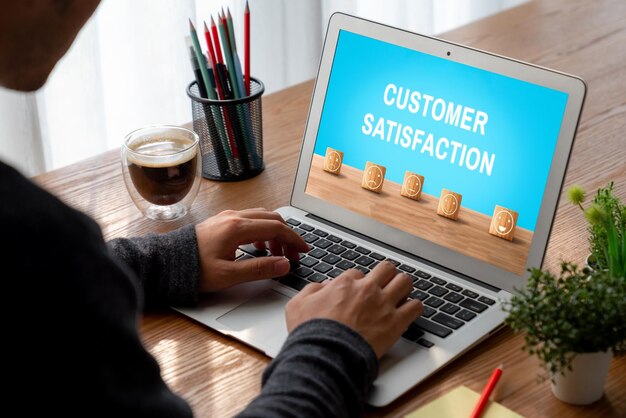 Análisis de la satisfacción y la evaluación de los clientes en la computadora de software de moda