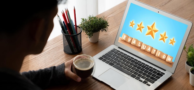 Análisis de la satisfacción y la evaluación de los clientes en la computadora de software de moda