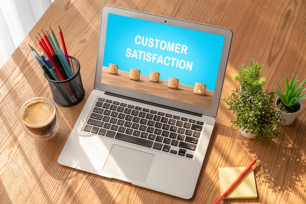 Análisis de la satisfacción y la evaluación de los clientes en la computadora de software de moda