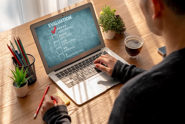 Análisis de la satisfacción y la evaluación de los clientes en la computadora de software de moda