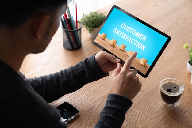 Análisis de la satisfacción y la evaluación de los clientes en la computadora de software de moda