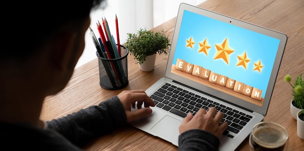 Análisis de la satisfacción y la evaluación de los clientes en la computadora de software de moda
