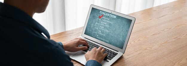 Análisis de la satisfacción y la evaluación de los clientes en la computadora de software de moda