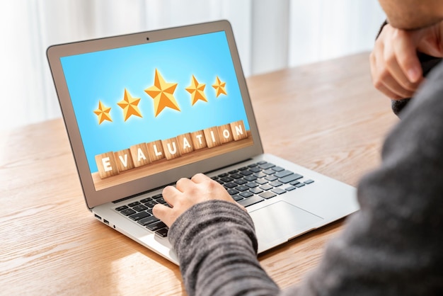 Análisis de la satisfacción y la evaluación de los clientes en la computadora de software modish para la planificación de la estrategia de marketing