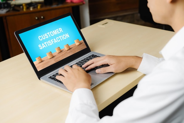 Análisis de la satisfacción y la evaluación de los clientes en la computadora de software modish para la planificación de la estrategia de marketing