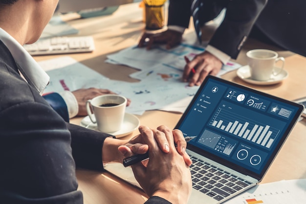 Análisis de tablero de datos comerciales por ingenioso software de computadora