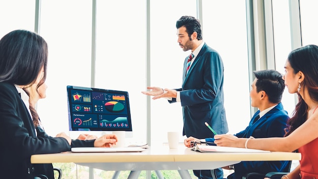 Análisis de tableros de datos comerciales mediante un ingenioso software informático