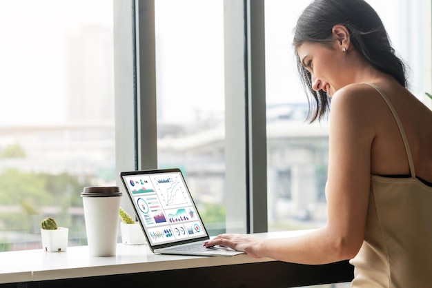 Análisis de tableros de datos comerciales mediante un ingenioso software informático