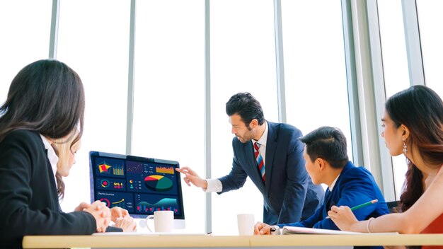 Análisis de tableros de datos comerciales mediante un ingenioso software informático