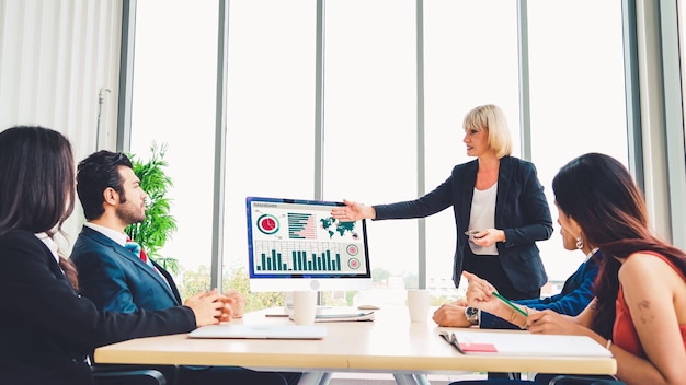 Análisis de tableros de datos comerciales mediante un ingenioso software informático