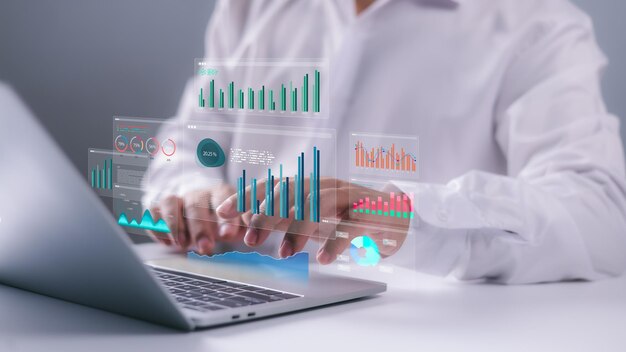 Análisis uso de tableta y tablero de instrumentos para el análisis de marketing Concepto de análisis de datos Análisis de planificación estratégica con información sobre la gestión Analizar el rendimiento e informar para la gestión de operaciones