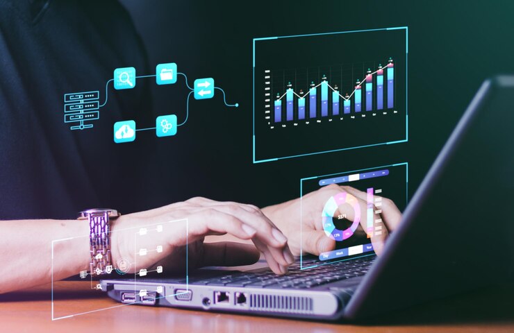 Foto analista que trabalha com business analytics e data management system no computador faz um relatório kpi