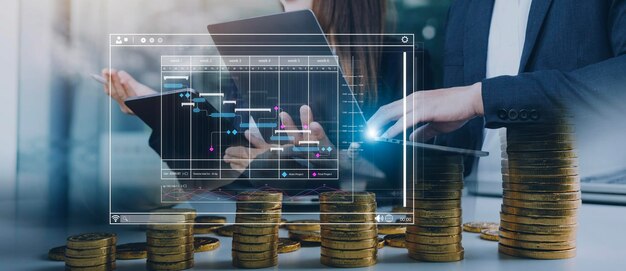 Analista trabajando con computadora en Business Analytics y Data Management System para hacer un informe con KPI y métricas conectadas a la base de datos Estrategia corporativa para operaciones financieras marketing de ventas