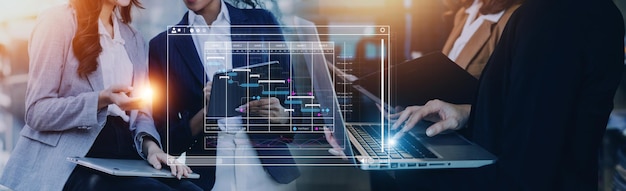 Analista trabajando con computadora en Business Analytics y Data Management System para hacer un informe con KPI y métricas conectadas a la base de datos Estrategia corporativa para operaciones financieras marketing de ventas