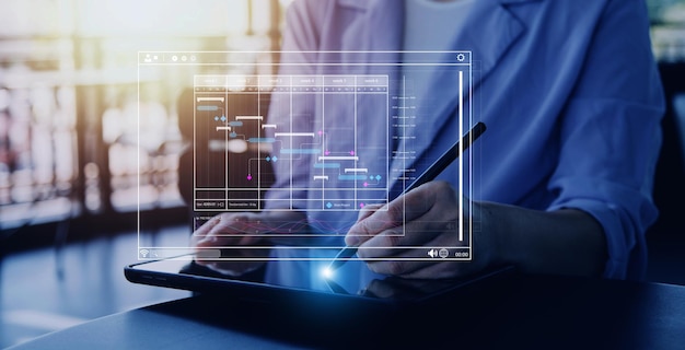 Analista trabajando con computadora en Business Analytics y Data Management System para hacer un informe con KPI y métricas conectadas a la base de datos Estrategia corporativa para operaciones financieras marketing de ventas