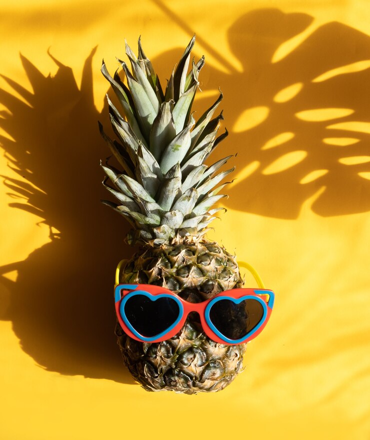 Foto ananas in sonnenbrillen