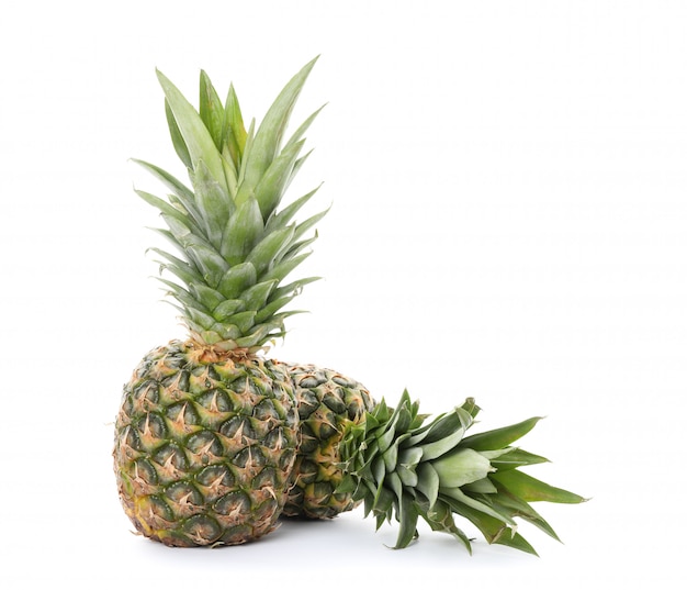 Ananas isoliert auf weiß