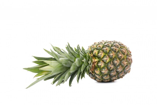 Ananas lokalisiert auf Weiß