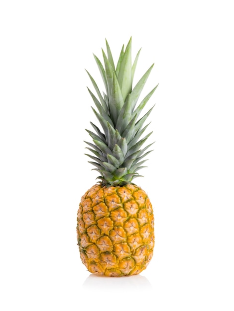 Ananas lokalisiert auf Weiß