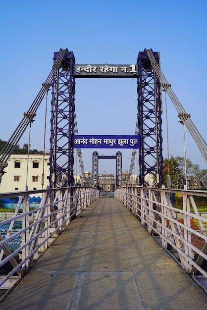 Anand Mohan Mathur Jhula Pul é uma ponte pênsil pública para pedestres em Indore Madhya Pradesh Índia