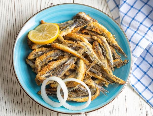 Foto anchoas fritas (nombre turco: hamsi tava)