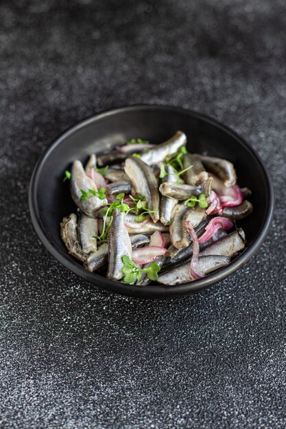 anchova peixe marisco salada marinada aperitivo pequeno arenque