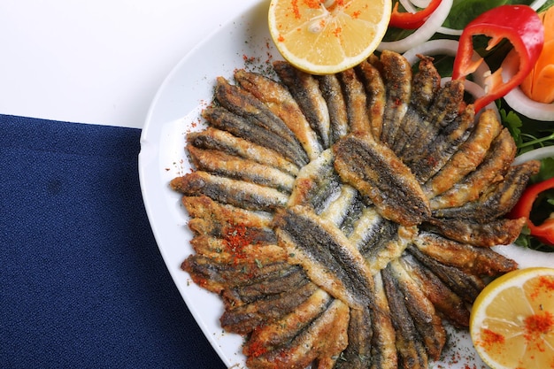 Anchovas fritas Nome turco Hamsi Tava