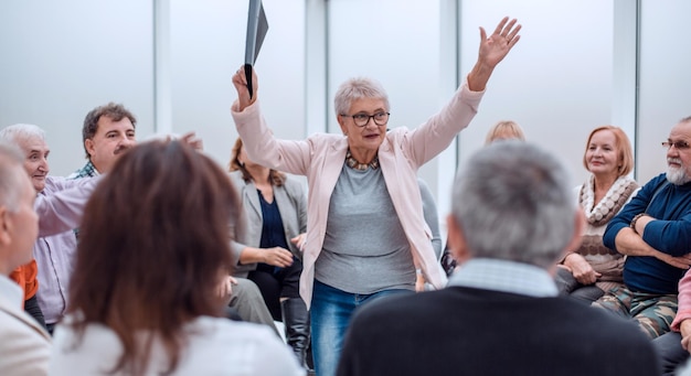 La anciana enseña negocios antiguos