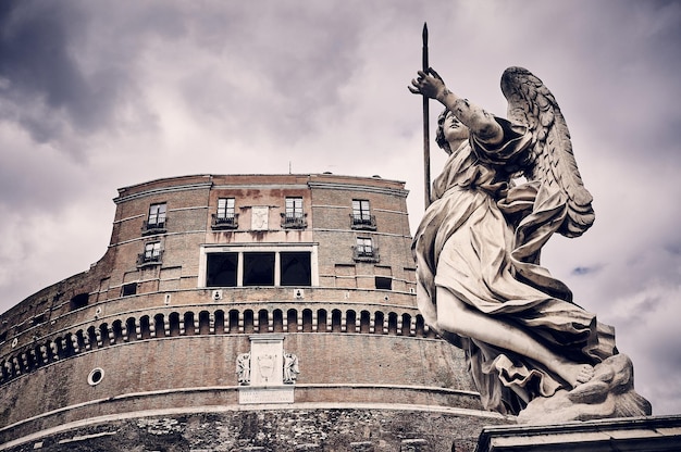 El ángel en el castillo