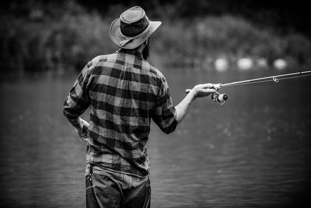 Angeln Angeln Süßwassersee Teich Fluss Hobby und sportliche Aktivität Erfolgreiche Fliegenfischerwoche