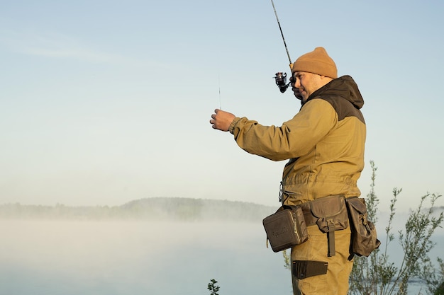 Angelrute See Fischer Männer Sport Sommerköder Sonnenuntergang Wasser im Freien Sonnenaufgang Fisch