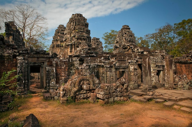 Angkor Wat es un enorme complejo de templos hindúes en Camboya