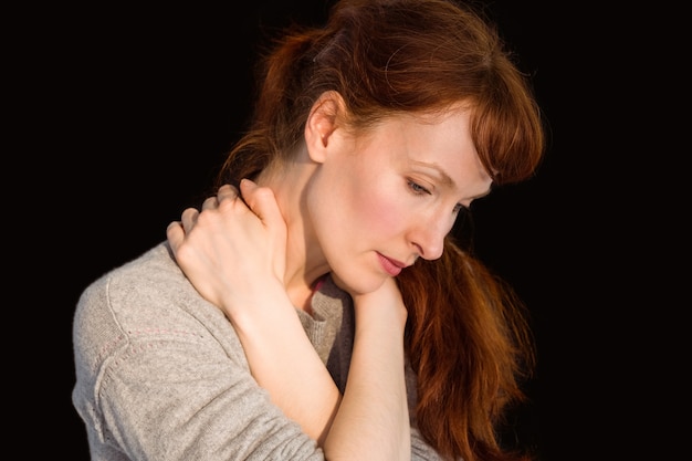 Angst Frau hält sich