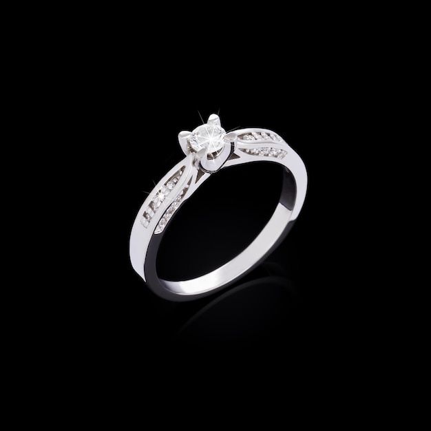 anillo de diamantes de boda